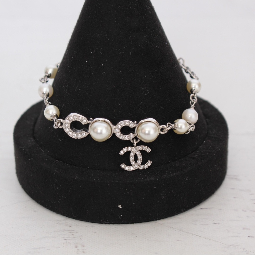 CHANEL Silver and Pearl Bracelet like new